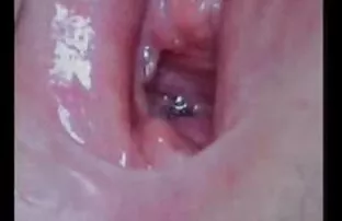 XXX پس از آرام شدن یک سکسایرانی زوری مرد بالغ ، یک جوجه 18 ساله او را تقلید می کند