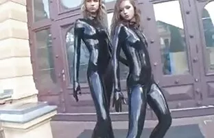 XXX هیولا فیلم سکس زوری در اتوبوس سرخ با دوست دختر دیک
