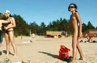 XXX کلی یک مهماندار فوق العاده فیلم سکس زوری با مادر است و بعد از یک شام خوشمزه او سکس را برای دسر پیشنهاد کرد