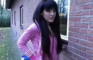 XXX مادر سکسی من به یک مرد سایت سکس زوری جوان در اتاق نشیمن داد