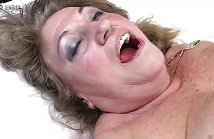 XXX دو لزبین فیلم سکس زوری با دختر زیبا مشت مشت یکدیگر را به ارگاسم آوردند
