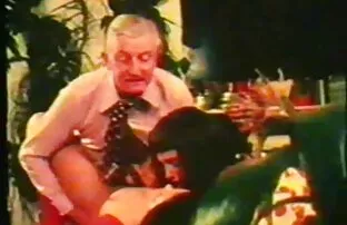 XXX مرد به دختر ماساژ فیلم سکسی زوری خشن با روغن داد و از آن خارج شد