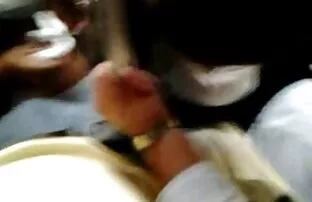 XXX عمه تماشای فیلم سکس زوری چربی در جوراب ساق بلند کلیپ و موم داغ را که روی آن جاری است ، استمناء می کند