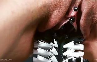 XXX باکره برهنه جلوی چشمه را نشان کلیپ سکس زوری داد