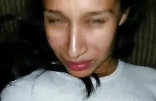 XXX سوسک سفید بر روی یک خروس سیاه سوار می شود کلیپهای سکسی زوری
