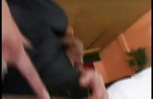 XXX هنری کوچک ژاپنی در پخش انلاین سکس زوری حال گرفتن خروس در دهانش