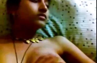 XXX لزبین ها کلاهبرداری فیلم سکسی هندی زوری را با ارتعاشات صاف لعنتی می کنند