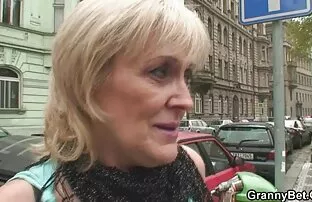 XXX خانم را با مجازات آشپز ، فیلم سکسی زوری جدید الاغ لخت خود را با یک قاشق آشپزخانه سیلی زد