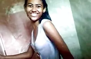 XXX مربی آلت تناسلی را فیلم سکسی زوری خارجی داخل دهان ورزشکار گذاشت