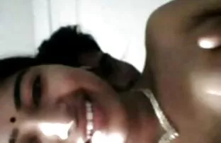 XXX Bitch به فیلم سکس زوری از کون مرد سیاه و سفید از blowjob عمیق می دهد