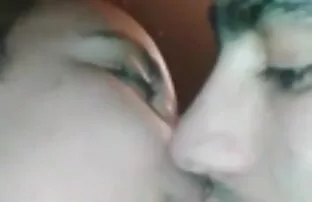 XXX سکس سیاه و سفید بر روی یک فیلم سکسی زوری عربی مبل چرمی لوکس