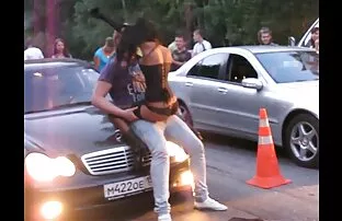 XXX لولیتا جوان در جنگل داغ فیلم سکس زوری شهوانی تجاوز کرد