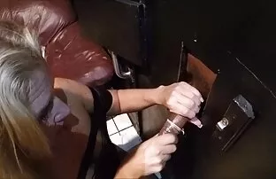 XXX عاشق جورجیایی روی مبل لگد می زند کلیپ سکس زوری