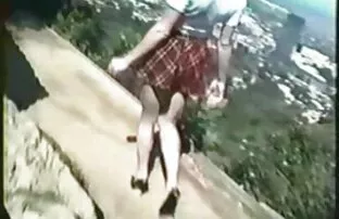 XXX صاحب فیلم سکس زوری واقعی هتل با زیر بغل های غیر تراشیده خروس بازدید کننده را می بلعد