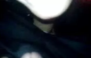 XXX یک زن فیلم سوپر سکسی زوری جوان ژاپنی در لباس شنا یک آلت تناسلی مرد را به سمت مردانی جمع می کند